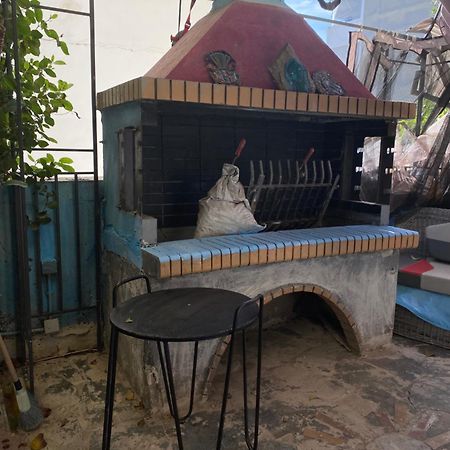 Apartment With Barbecue 1 Km Beach Атина Екстериор снимка