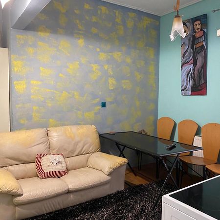 Apartment With Barbecue 1 Km Beach Атина Екстериор снимка