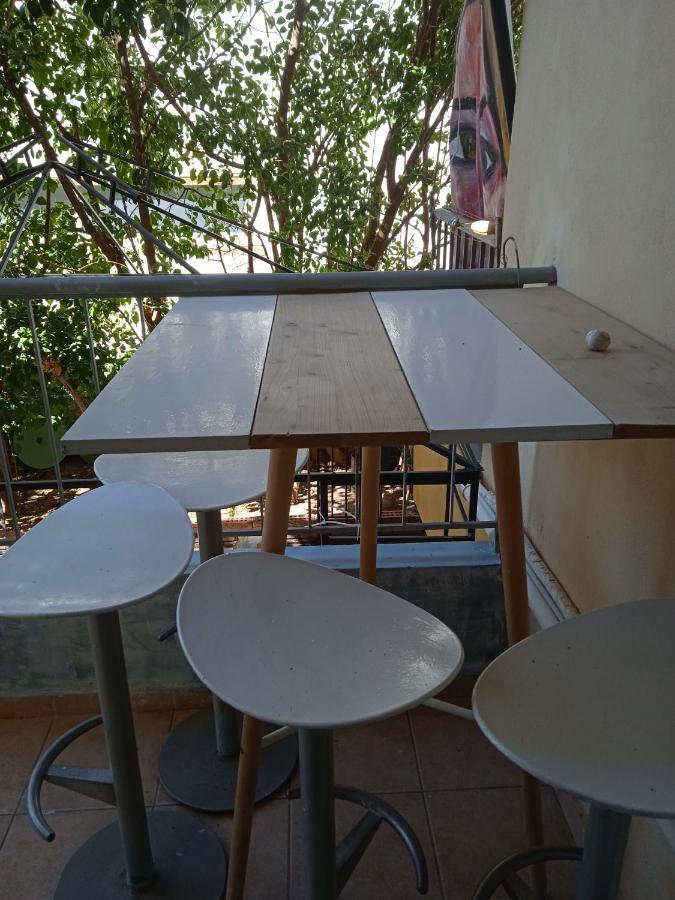Apartment With Barbecue 1 Km Beach Атина Екстериор снимка