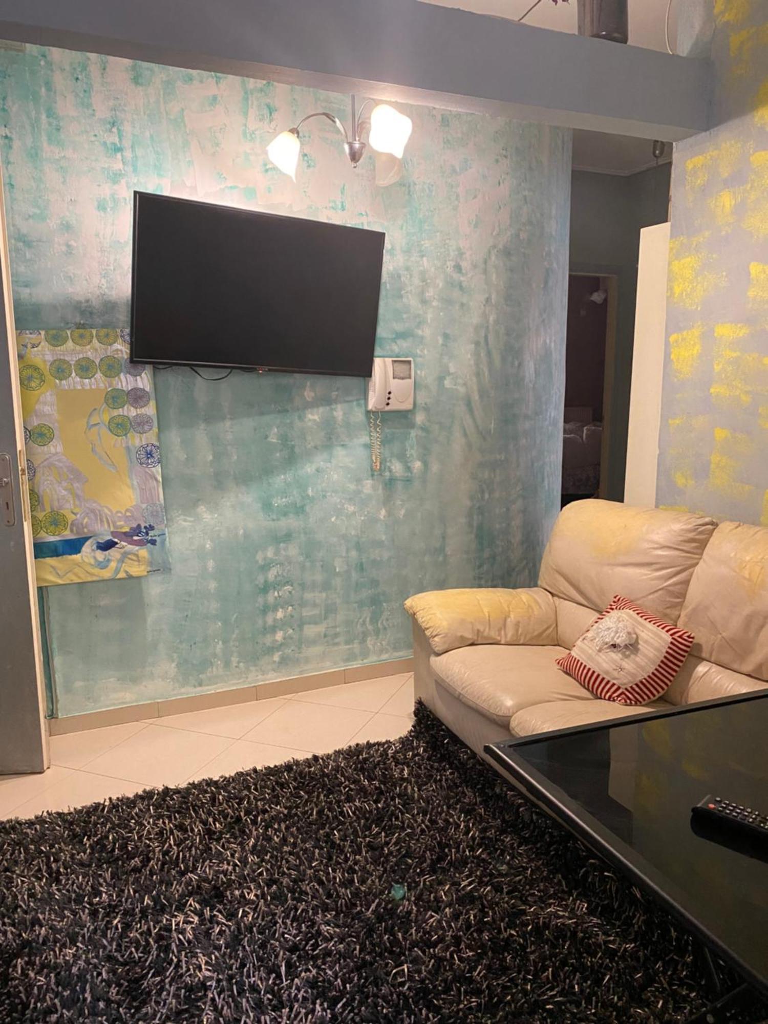 Apartment With Barbecue 1 Km Beach Атина Екстериор снимка